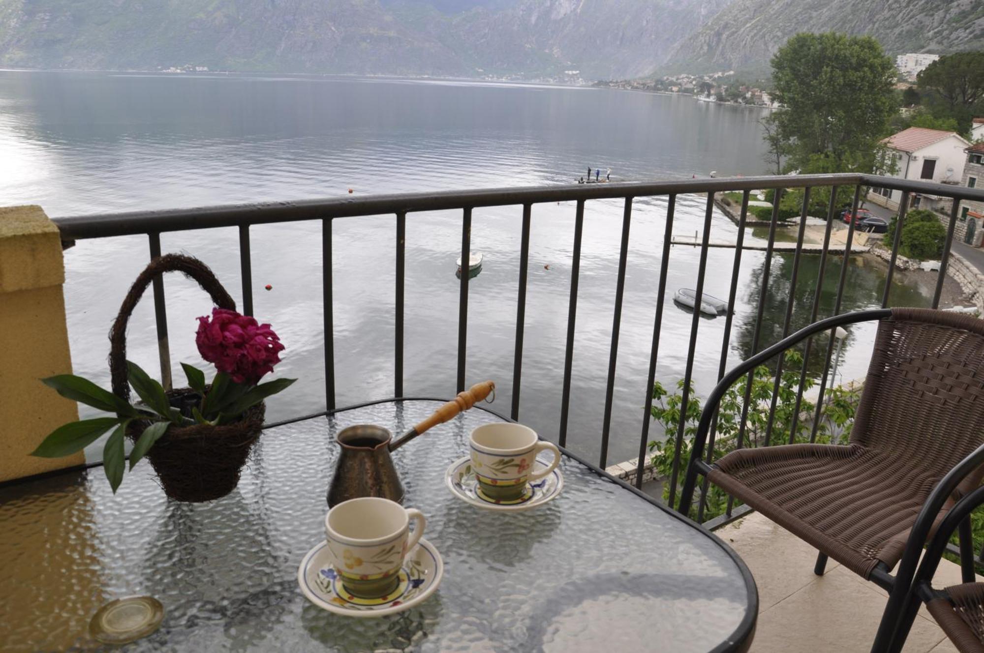 Apartment Ivanisevic 2 Kotor Exteriör bild